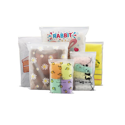 CPE / PE / PPE 인쇄 된 폴리 봉지 습도 방지 Mylar Frosted Zip Lock Bags For Clothing