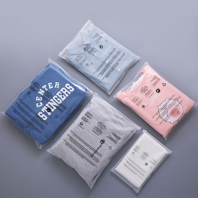 CPE / PE / PPE 인쇄 된 폴리 봉지 습도 방지 Mylar Frosted Zip Lock Bags For Clothing